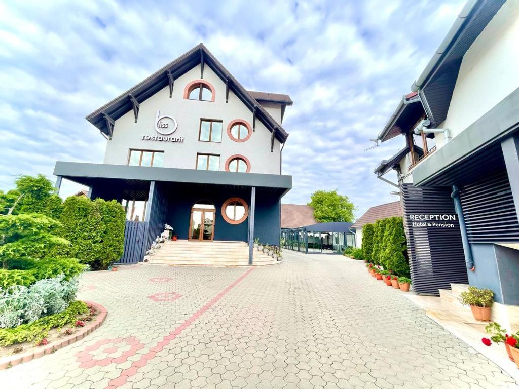 Hotel Bliss Sibiu Exterior photo