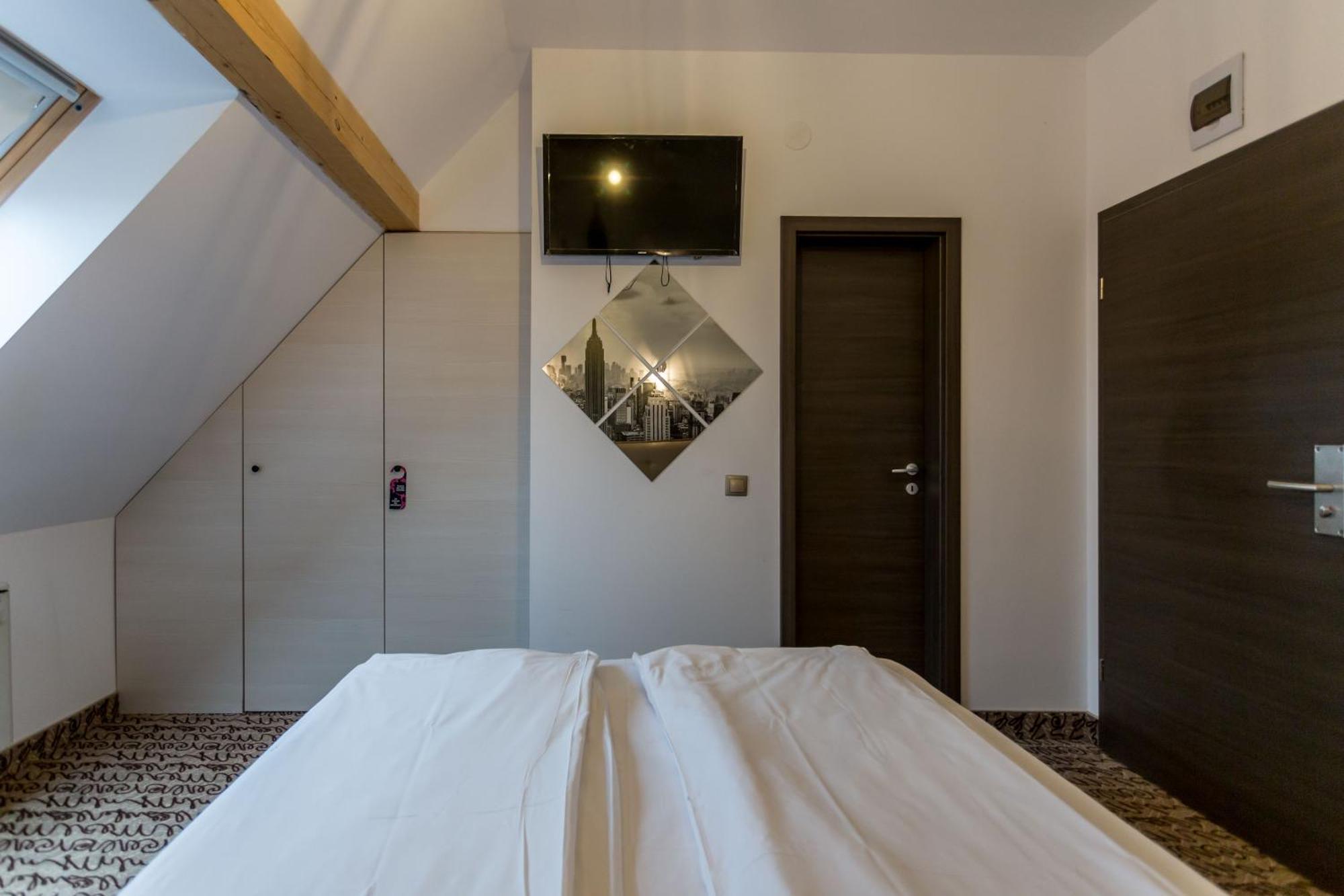 Hotel Bliss Sibiu Exterior photo